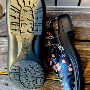 Algeria flowered combat boots